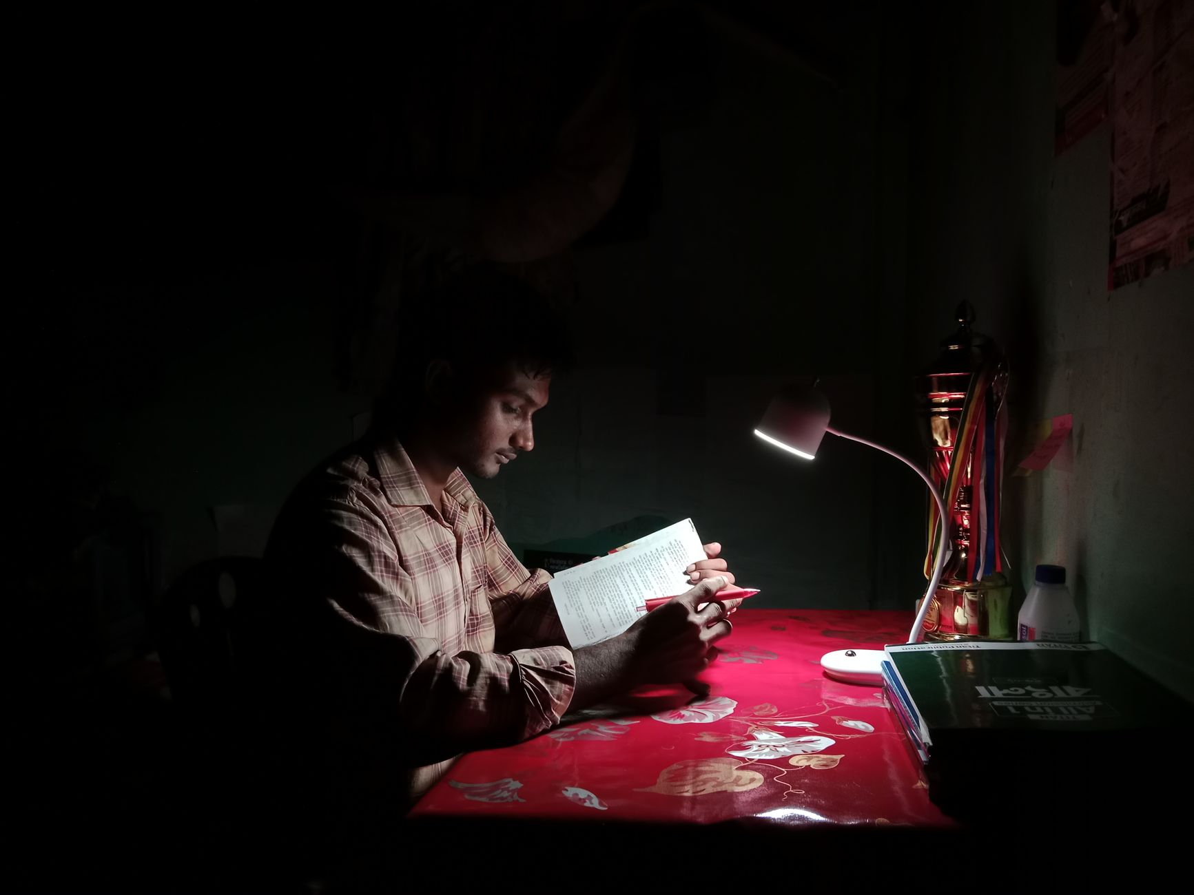 Li Bai Quiet Night Thought meaning moonlight study desk